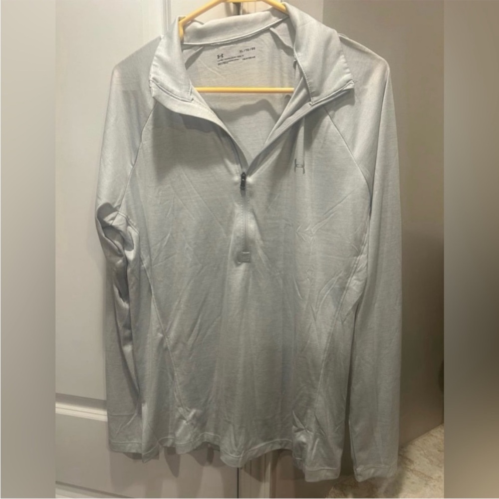 Women’s  Under Armour quarter zip XL